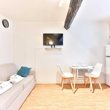 Le Marais - Rue De Bretagne *